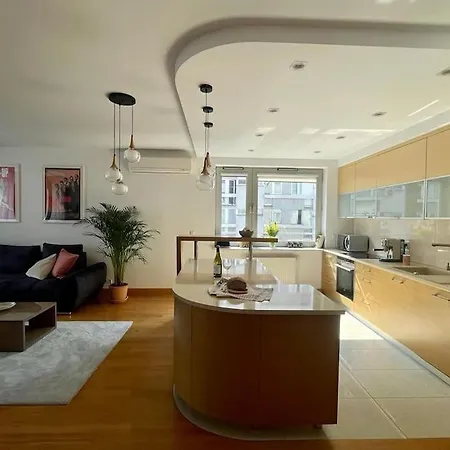 Oomph Warsaw Skyline 3Bdr Retreat With Ac Apartment Exterior photo